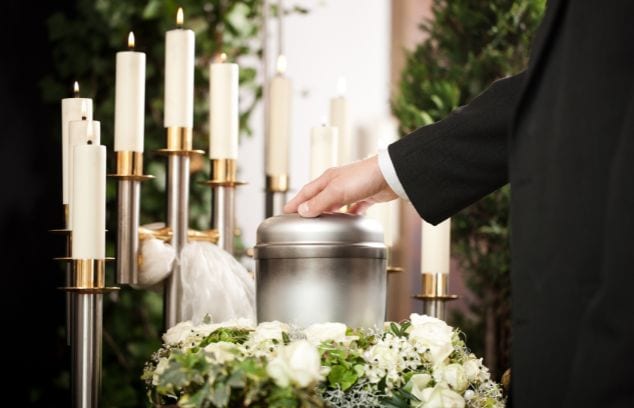 5 Tips for Selecting the Right Photo for a Funeral Program