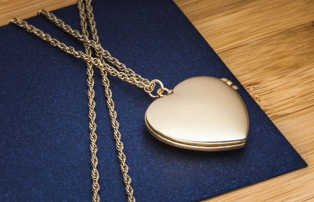 Memorial Keepsake Jewelry To Keep a Loved One’s Memory Close