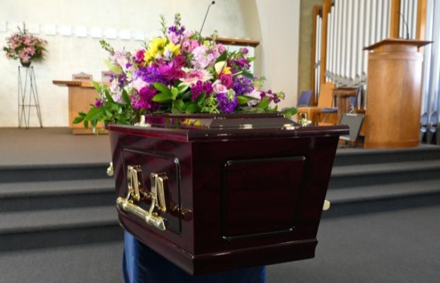 What Are the Cards They Give Out at Funerals?